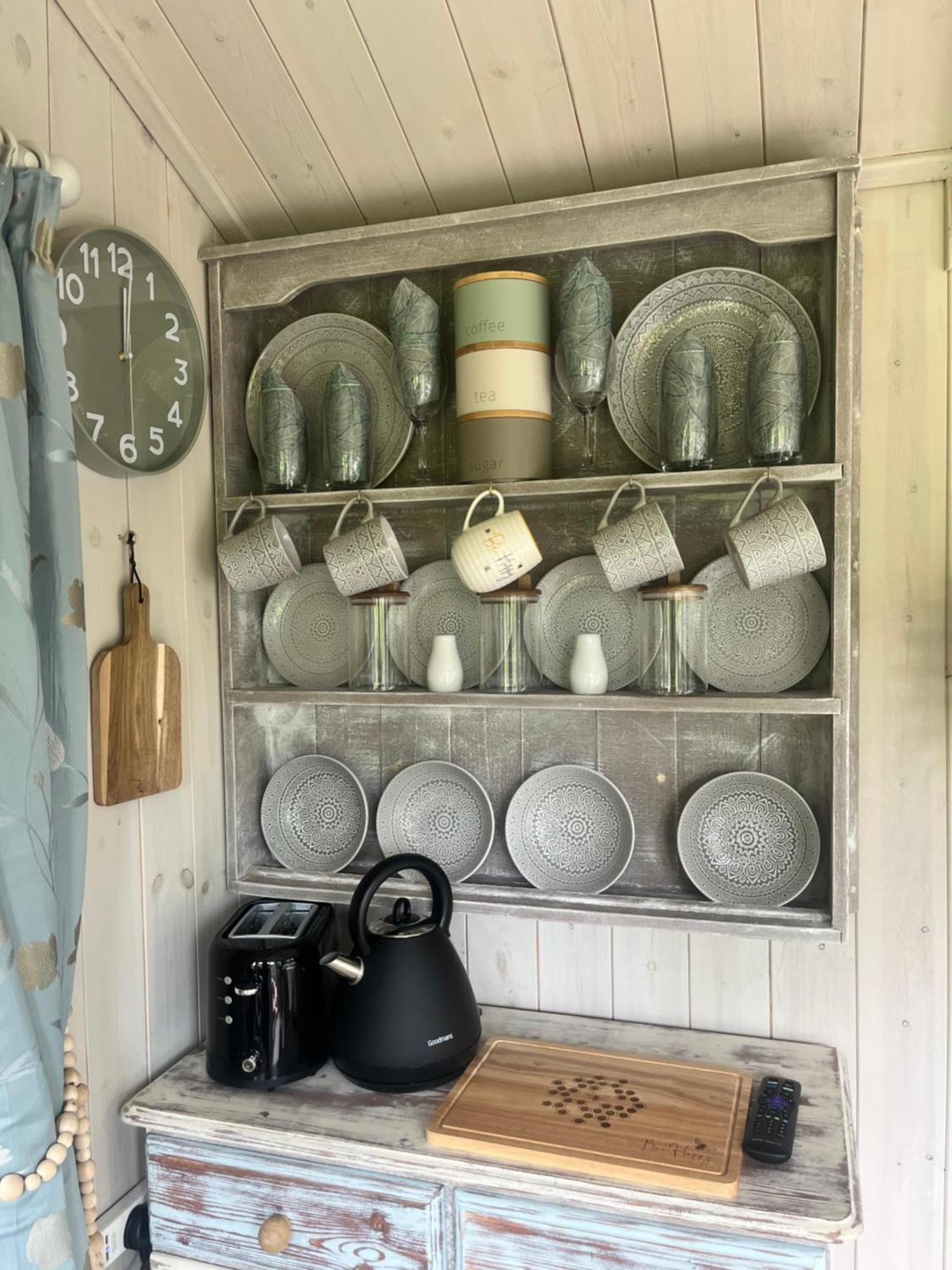 Birds And The Bees Summer House Endon Extérieur photo